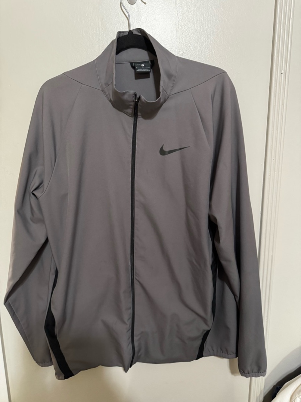 Nike Men's Gray Full-Zip Performance Jacket with Black Swoosh